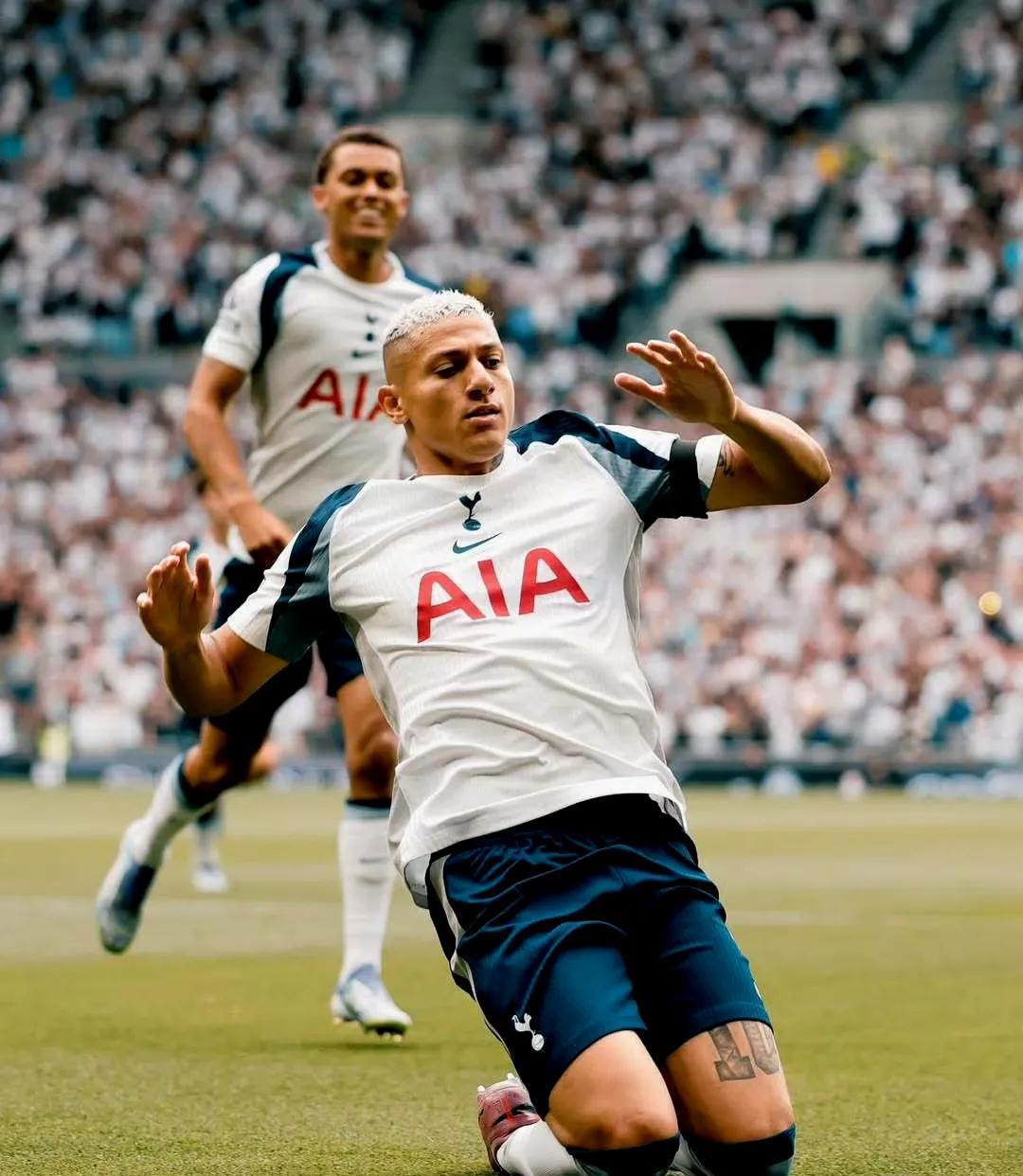 包含赛地聚焦：英超集结日热度飙升，布鲁克林篮网门线救险，球迷炸锅，阵容厚度经受考验的词条-AYX GAMES